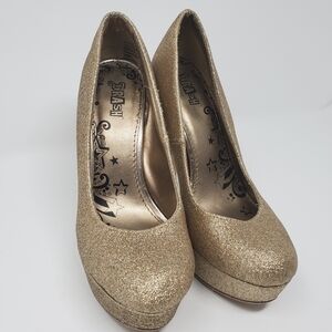 Brash Gold Glitter Pumps